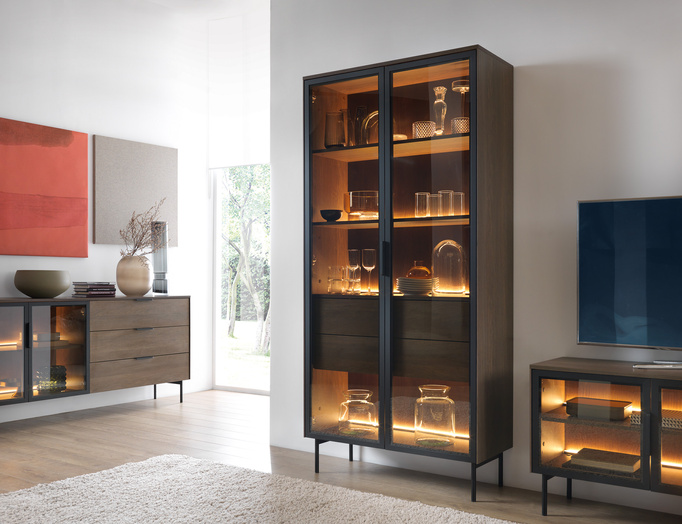 Witryna Wysoka LUMI 92 cm Dąb Dunin – Ryflowane Szkło, Czarne Uchwyty, Oświetlenie LED