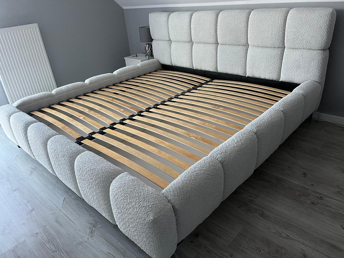 Łóżko tapicerowane Lux 200x200 z pojemnikiem na pościel bukla kolor ciemnoszary